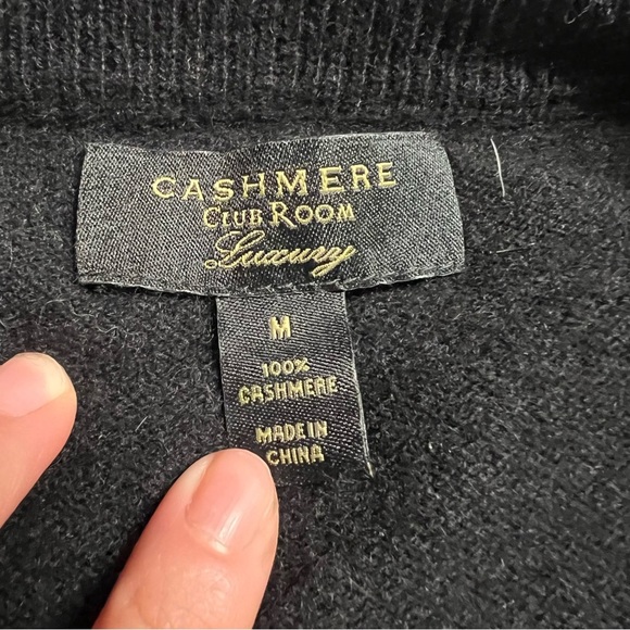 Club Room Men’s 100% Cashmere Crewneck Sweater Size Medium GUC - Picture 2 of 6